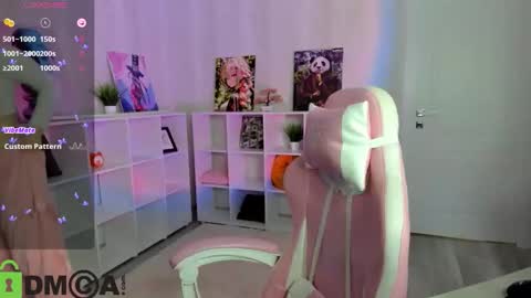 Snapshot of lasly_fox chatting on October 14, 12:13 am Leslie GTM2 Mon Tue Sat 0300am-1000am Thu and Sun 0900am-1600pm. online show from October 14, 12:13 am
