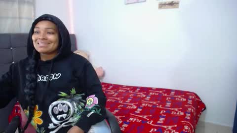Snapshot of latin_rihanna_j chatting on October 17, 4:16 am karen online show from October 17, 4:16 am