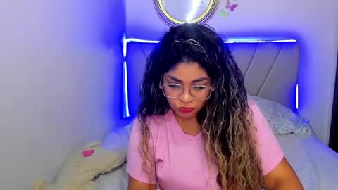 latinamav22 online show from May 6, 8:13 pm