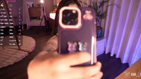 Snapshot of lau__1 chatting on October 17, 7:17 pm IG 1lau 1 X 1lau 1 online show from October 17, 7:17 pm