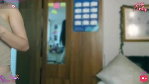 laujgray online show from May 27, 9:39 am