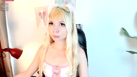laukyubey1 online show from June 18, 8:14 pm