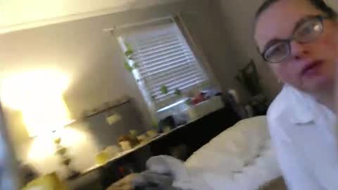 LauLauMa online show from November 25, 5:15 pm