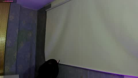 laulin_tay online show from June 9, 3:28 am