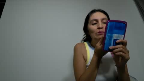 laura  online show from July 19, 11:51 pm