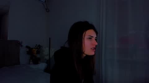 Snapshot of laura__leee chatting on January 2, 6:07 am Laura online show from January 2, 6:07 am