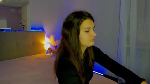 Laura online show from November 25, 6:15 am