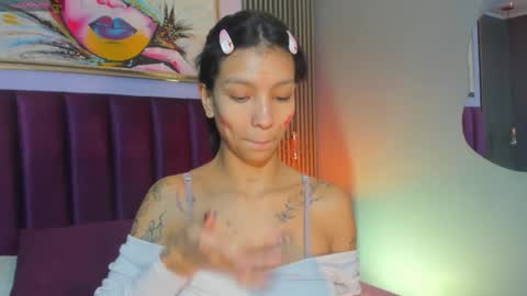 Laura online show from November 4, 11:59 am