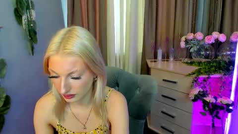 Laura online show from October 15, 8:17 am