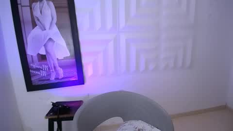 Snapshot of laura_candy02 chatting on September 27, 4:25 pm LAURA online show from September 27, 4:25 pm