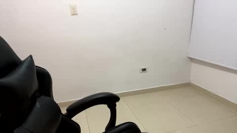 laura online show from September 30, 3:23 am