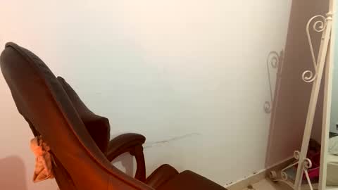 laura online show from September 11, 1:50 am