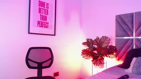 laura_dicardy online show from January 17, 7:54 pm