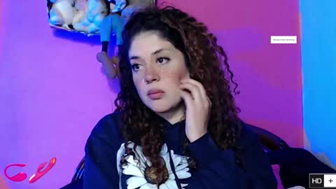 Snapshot of laura_fountain_ chatting on September 10, 12:21 am weedcam Curly Laura OF    online show from September 10, 12:21 am