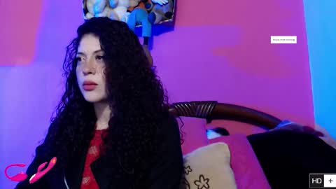Snapshot of laura_fountain_ chatting on October 16, 11:40 pm weedcam Curly Laura OF    online show from October 16, 11:40 pm