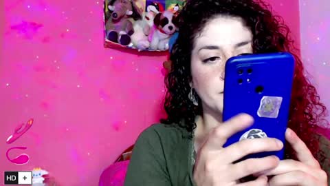 weedcam Curly Laura OF    online show from April 7, 12:40 pm