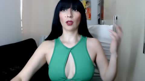 Laura online show from February 1, 9:08 pm