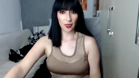 Laura online show from September 11, 11:05 pm