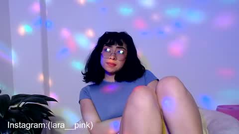 laura_pink01 online show from January 22, 4:02 am