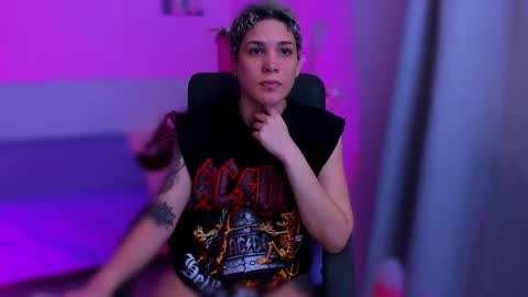 Laura Rose online show from November 22, 8:44 pm