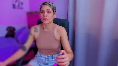 Laura Rose online show from November 19, 8:42 pm