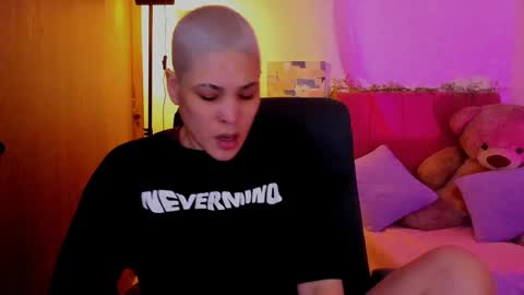 Laura Rose online show from March 28, 1:16 am