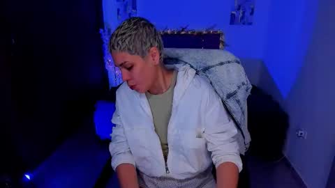 Laura Rose online show from October 9, 2:10 pm