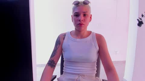 Laura Rose online show from September 11, 5:57 pm