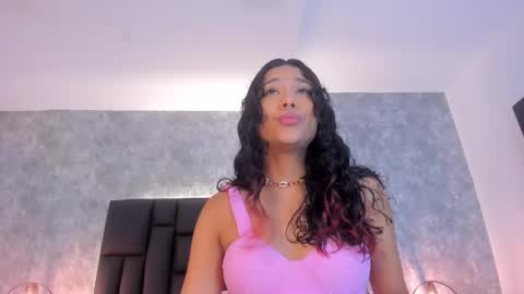Snapshot of laura_smith33 chatting on December 18, 1:34 pm laura online show from December 18, 1:34 pm
