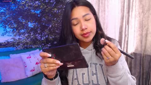 Hello LauraVega   Ill be back on 1212 online show from December 18, 2:28 pm