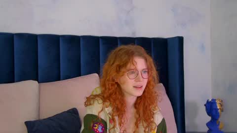 Laura online show from April 8, 5:26 pm