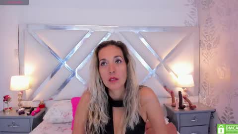 Snapshot of laurafarrely chatting on February 27, 7:01 am Laura online show from February 27, 7:01 am