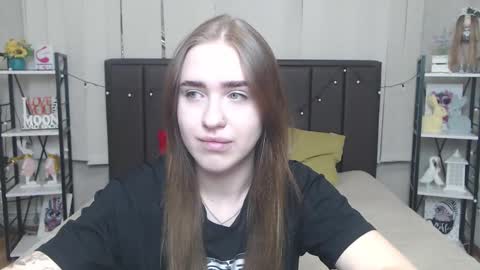 LauraHlot online show from September 24, 6:56 am