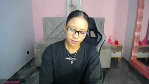 laurakail_ch online show from June 27, 5:30 am