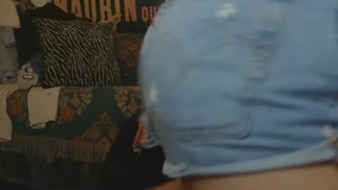 Lilian Banks online show from June 24, 9:36 pm