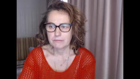 Lauraoven1 online show from February 4, 10:54 am