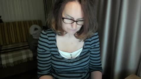 Lauraoven1 online show from May 6, 6:34 pm