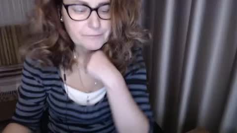 Lauraoven1 online show from November 28, 11:57 am