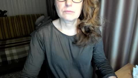 Lauraoven1 online show from February 4, 1:58 pm