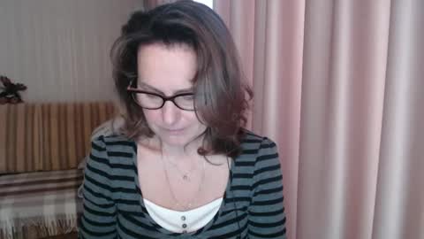 Lauraoven1 online show from February 20, 7:34 am