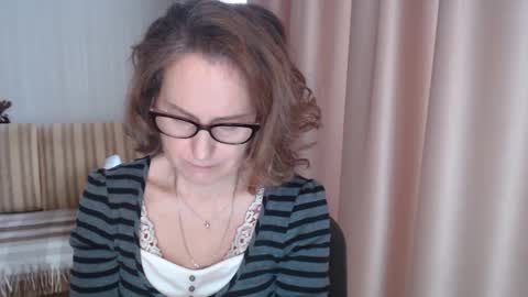 Lauraoven1 online show from February 13, 9:09 am