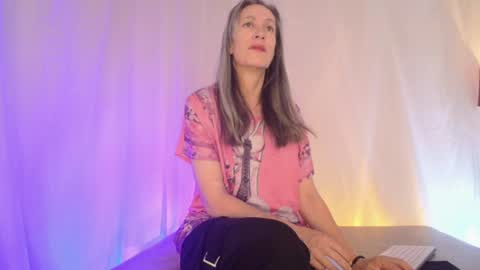 Laura Sofia online show from July 1, 10:59 am