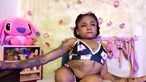 Lauren online show from January 23, 2:44 am