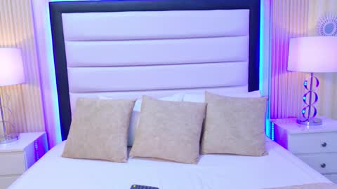 Lauren online show from February 25, 4:22 am