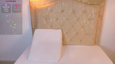 laurenn_smitth online show from January 14, 12:54 pm