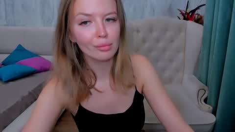 laurennhill online show from September 25, 12:21 am