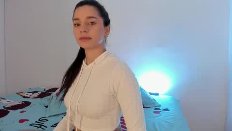 Snapshot of laurensmith9 chatting on February 15, 12:11 pm laurensmith9 online show from February 15, 12:11 pm