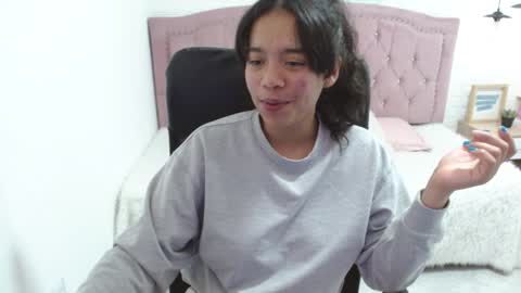 Snapshot of laurent1_ chatting on January 18, 8:09 pm laurent online show from January 18, 8:09 pm