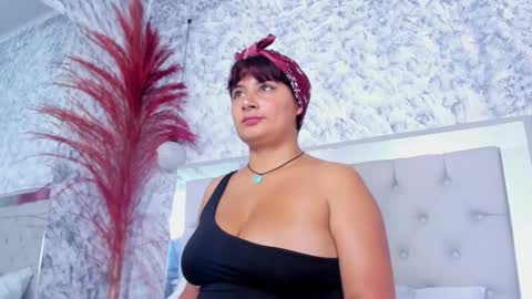 Laurent  online show from February 3, 11:15 am