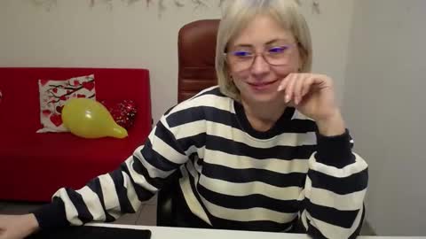 Lauren online show from January 19, 3:52 pm